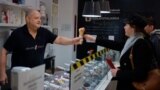 История Дарио из Неаполя: итальянского мороженщика в Риге оштрафовали за незнание латышского языка